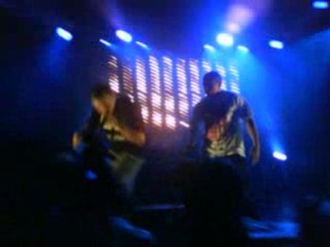 Flynt - 1 pour la plume version live à la vapeur (dijon)