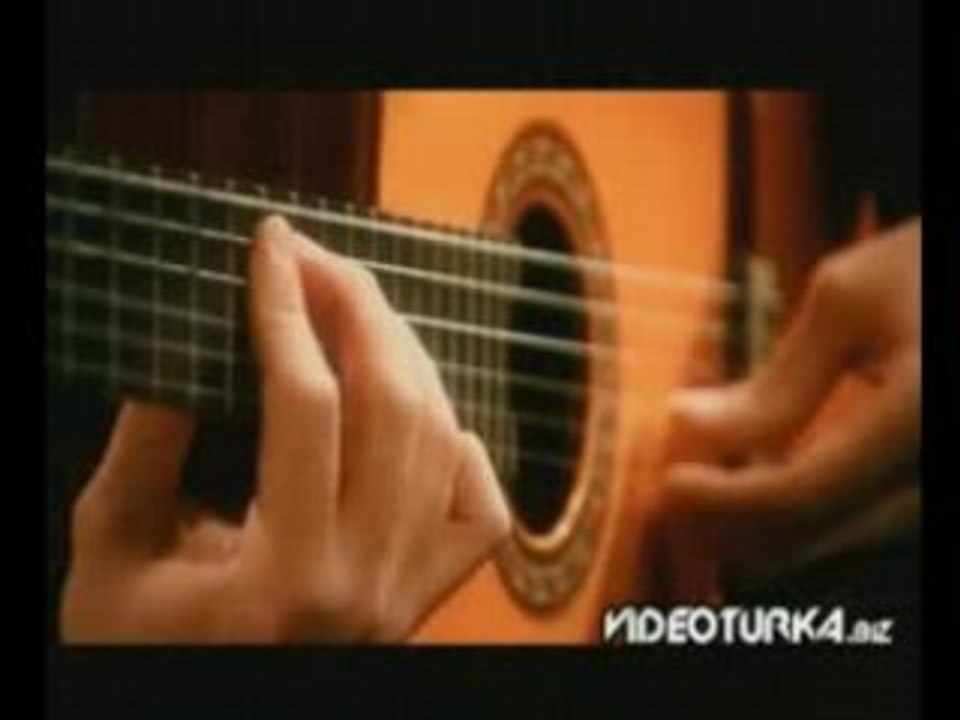 Oyku-Berk_-_Evlerinin_Onu_Boyali_Direk_-_www.videoturka.biz