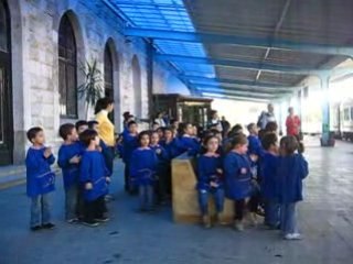 Gare d'Aleppo, en compagnie d'une classe maternelle