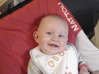 Lucas dit bonjour a ses copains du net