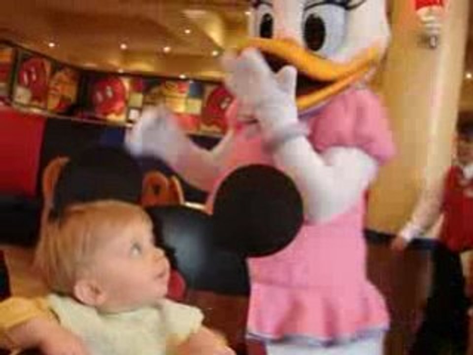 disney daisy