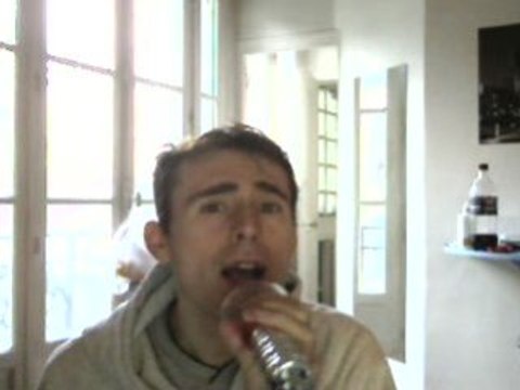 Wiwi égratigne Encore une fois