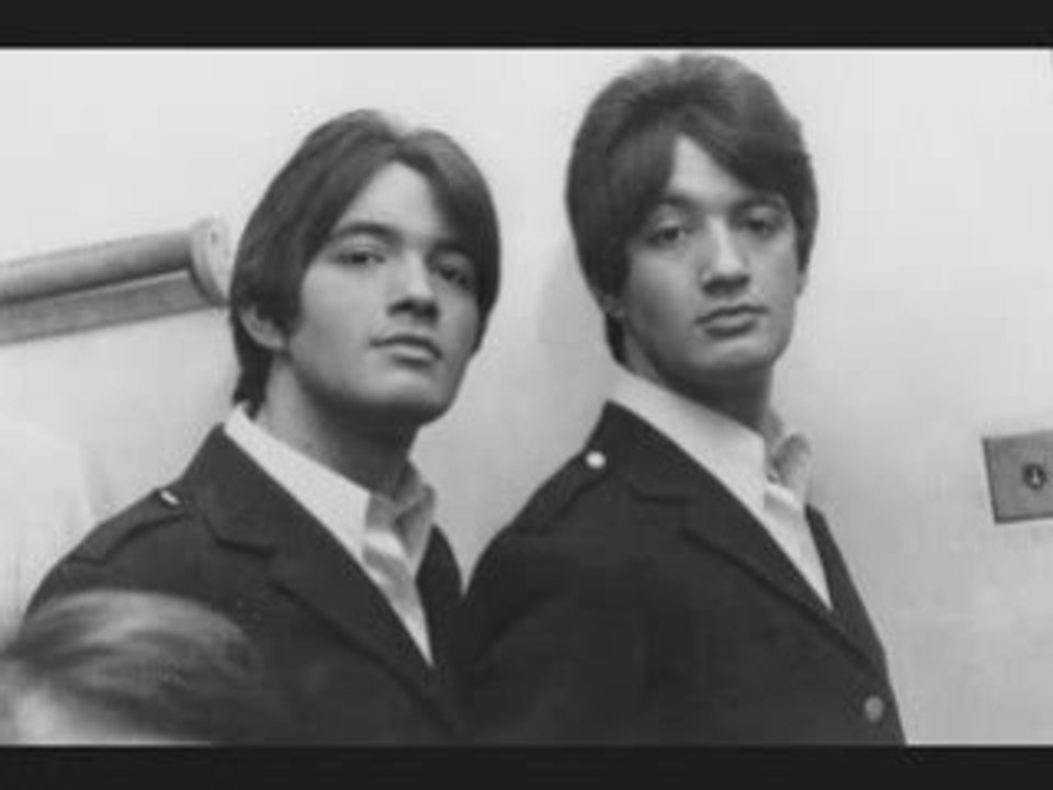 Paul Ryan Man In The CrowdC'EST LA VIE