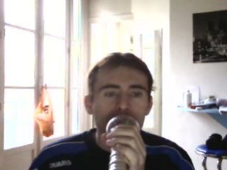 Wiwi égratigne "Mademoiselle Angèle"