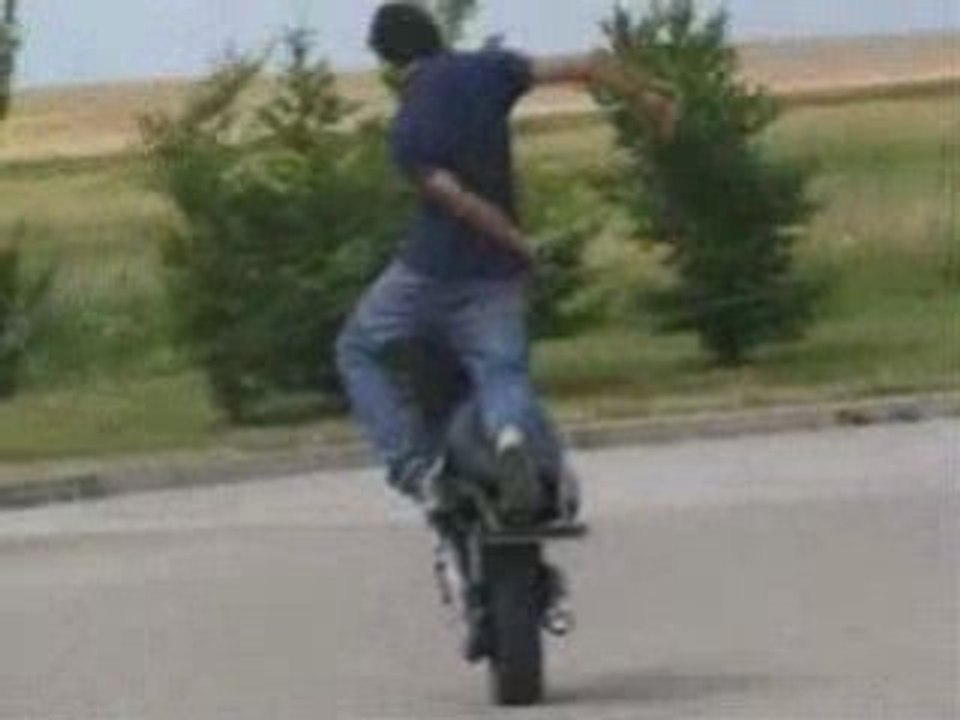 stunt crash and tricks scooter benjamin baldini