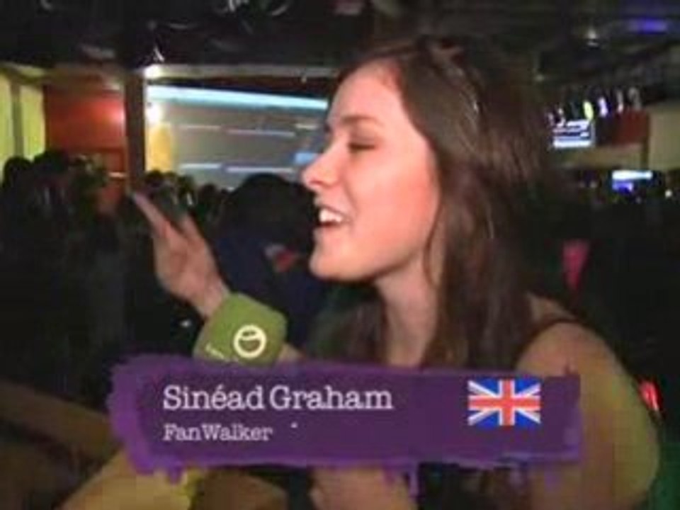 Fanwalk day 2 - karaoke and kisses