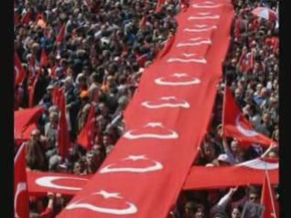 Sarı Saçlım Mavi Gözlüm Nerdesin Dost