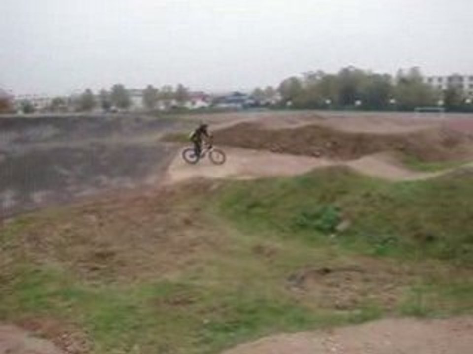 tom bmx race