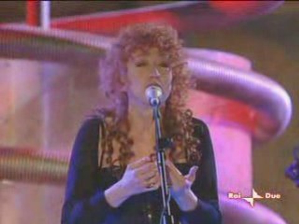 Fiorella_Mannoia-Le_notti_di_Maggio_live_