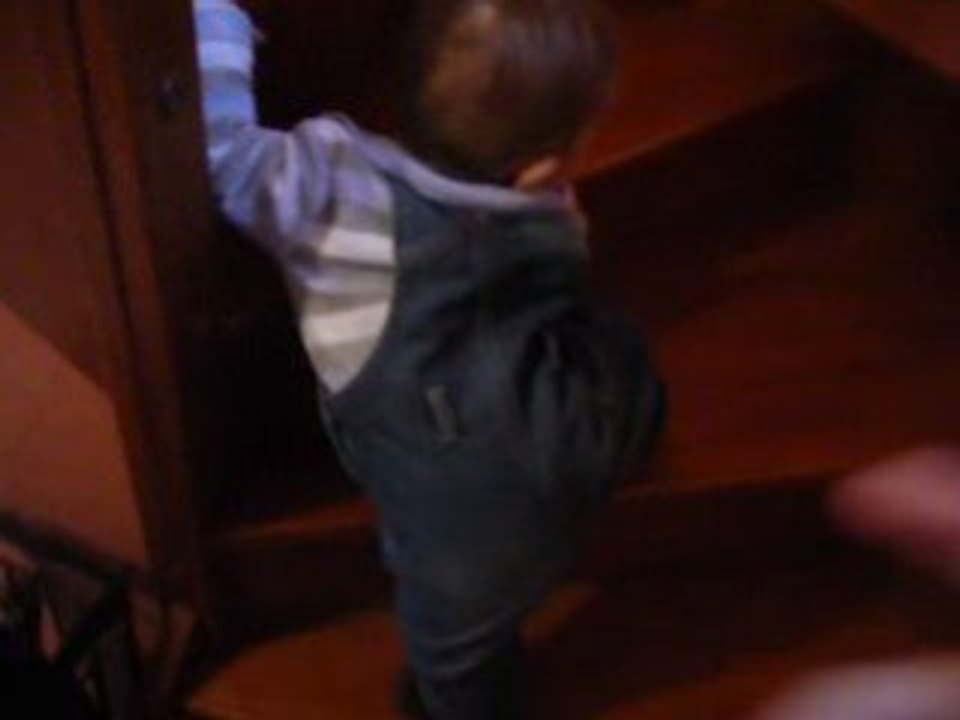 julyan monte les escaliers