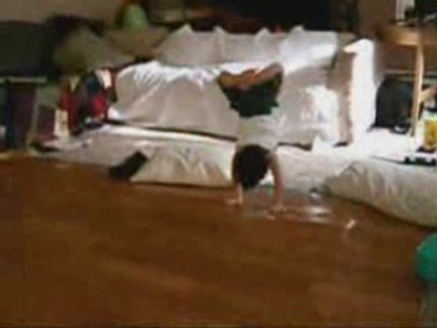 Ребенок-денсер