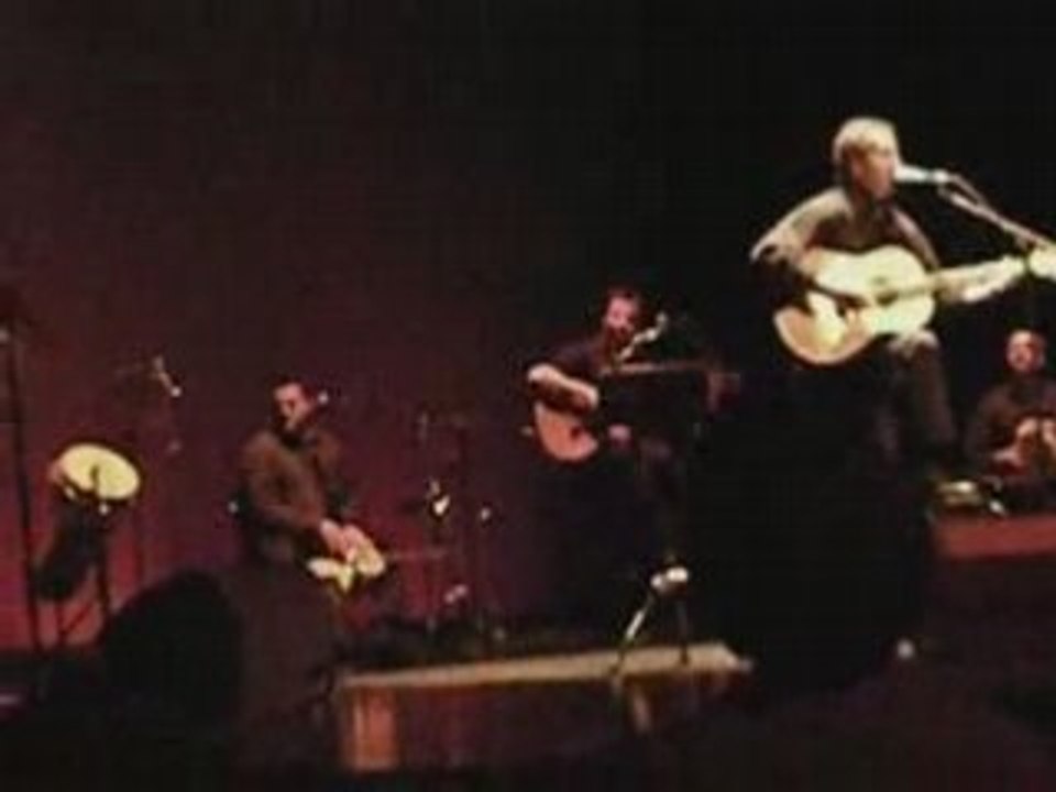 LOUNIS AIT MENGUELLET EN CONCERT A AULNAY SOUS BOIS