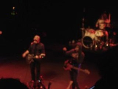 Fall out boy I Slept...(live)a Paris le 13/10/2008