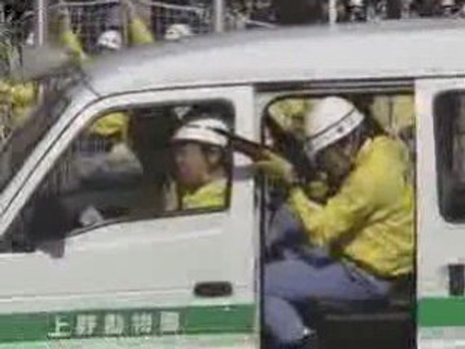 Escaped rhino drill at Japanese zoo