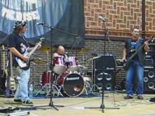 les cinglés de la cave une tête