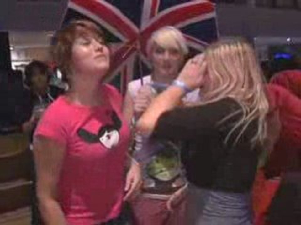 Fanwalk day 4 - rock 'n bowl