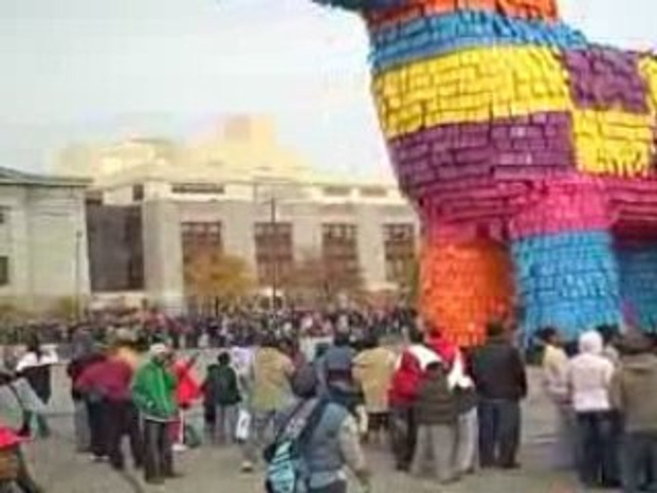 World's Largest Piñata video Dailymotion