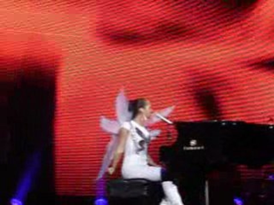 alicia keys zenith nantes"like you'll see me again 2/2