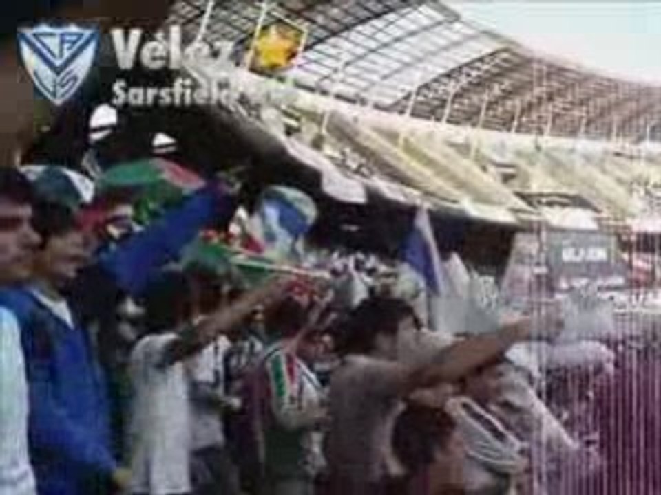 Hinchada de Velez Sarsfield frente a Racing