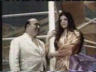 Wade3 Elsafi Sings About Remsh 3yonha 🎶