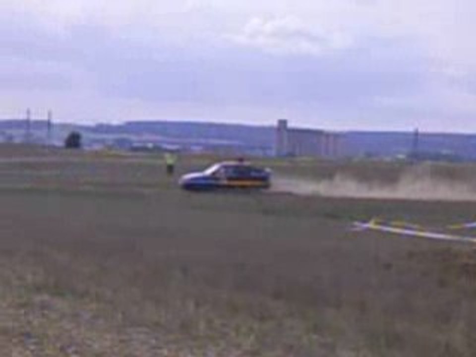 fols-car du mesnil-en-thelle(aller la rover gti)