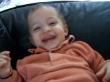 Bébé qui rit