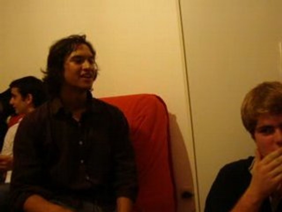 parle pas bien francais?