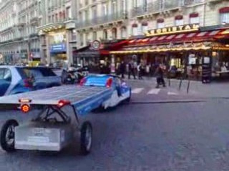 Le Solartaxi fait étape à Paris