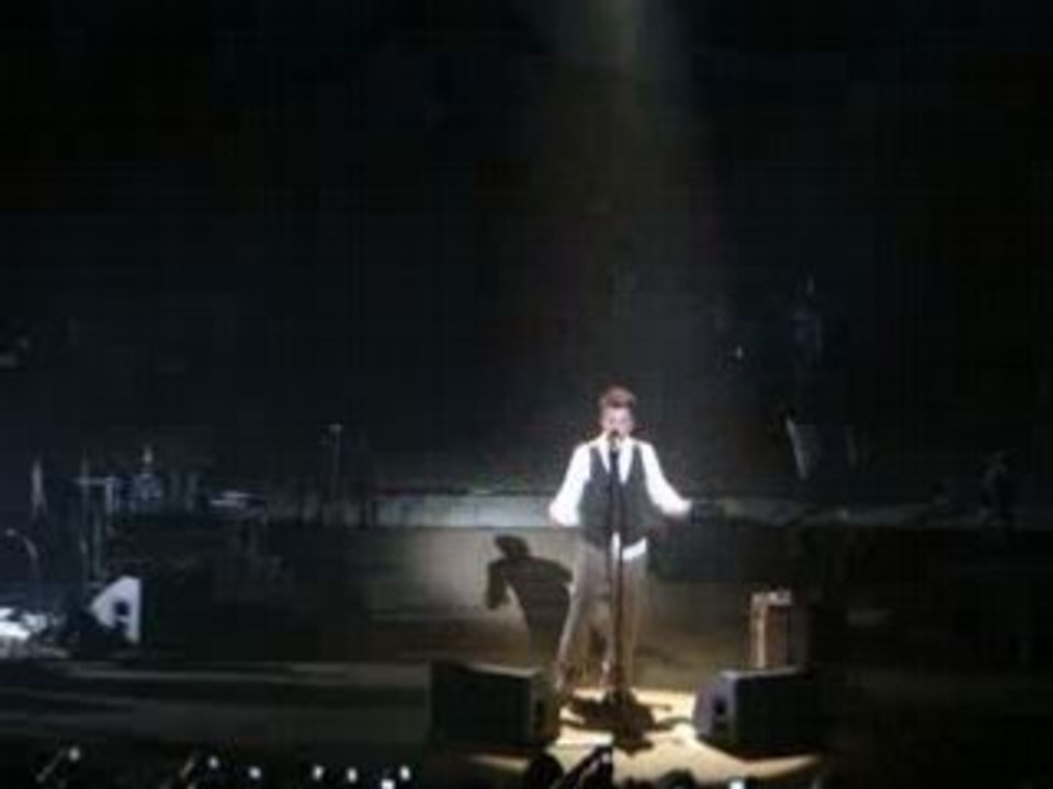 christophe mae en acoustique à lille le 1 nov 2008   (2)