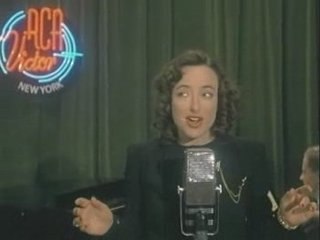 Alys Robi - Laissez moi encore chanter