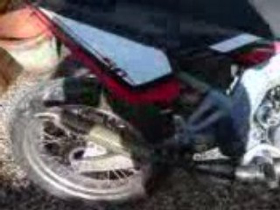 Bruit du yasuni R2 sur Gilera SMT