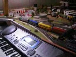 Train qui rentre en gare