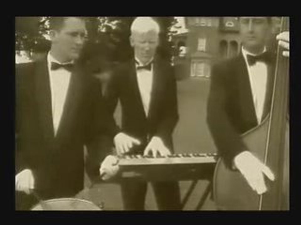 Swing Band - Dominic Halpin sings Sway