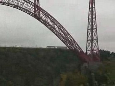 le train sur le viaduc de Garabit