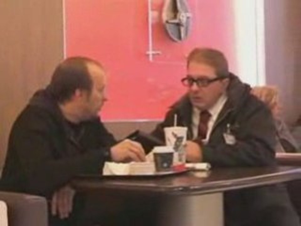 Un physio chez McDo ? Sourire obligatoire.