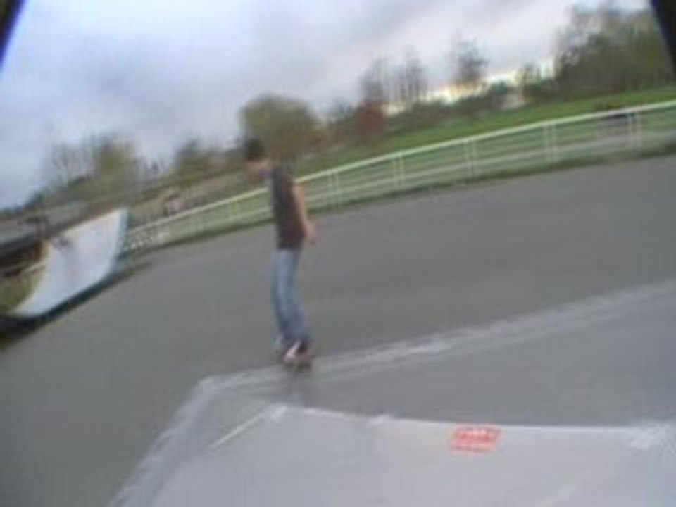 Alexis Magne skatepark de Châteauroux 4.11.2008