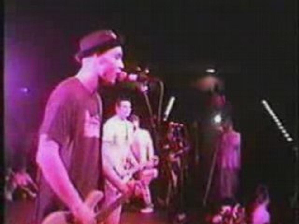 Blink-182 - M&M's (Live@ San Diego_1997)-10