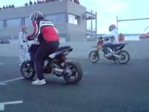 RUN Albi RSS4 Stunt lc VS Derbi EVO