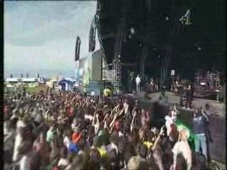 Fightstar - Paint your Target (Live at RipCurl Tour 07)