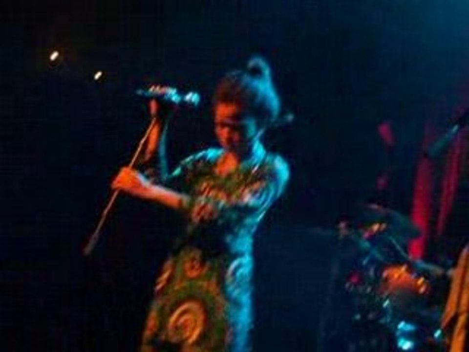 Nneka - Live 1sur3 (1de2)