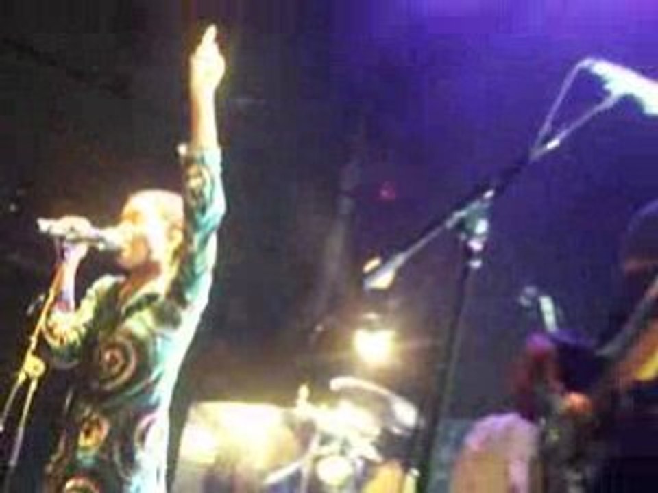 Nneka - Live 3sur3 (1de2)