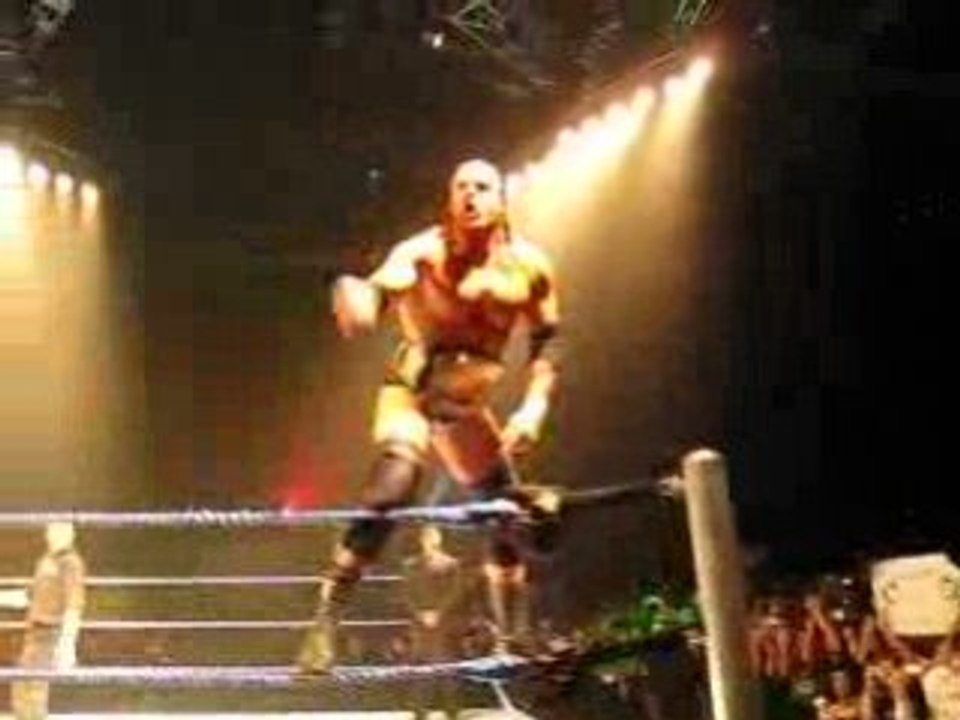 WWE smackdown Nice 2008 vladimir kozlov vs triple h