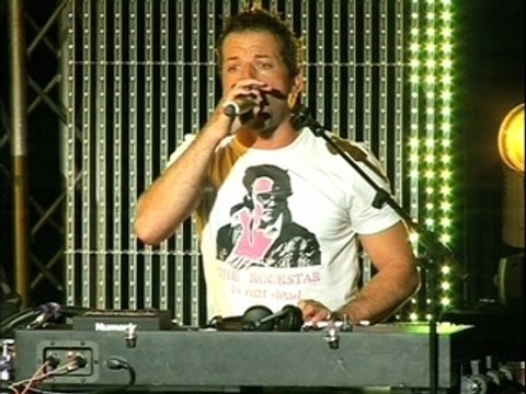 Jay Style sur la scène Boite Noire (La Boite Noire)