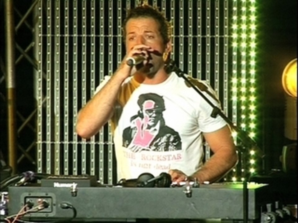 Jay Style sur la scène Boite Noire (La Boite Noire)