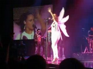 Alicia Keys - Wreckless Love (Nantes 31/10/08)