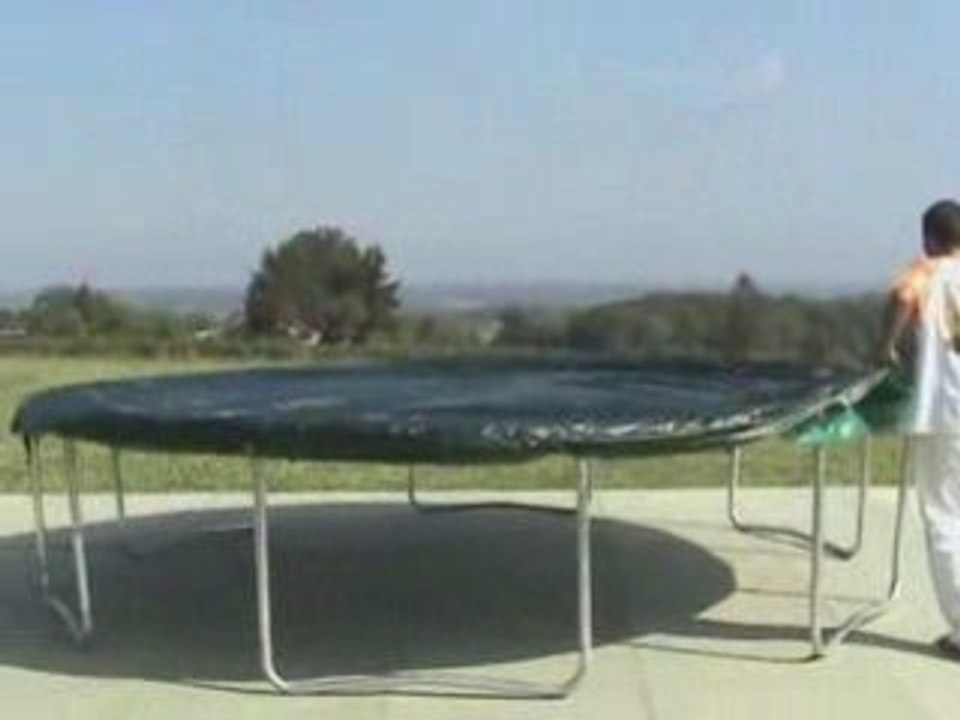 Trampoline de jardin avec bache