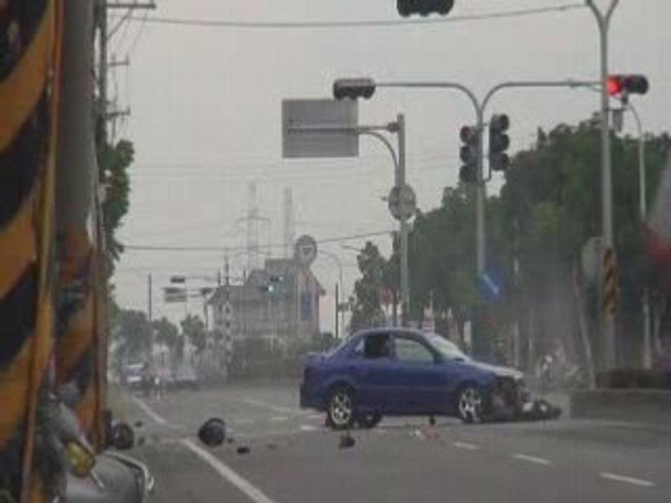 Carrefour de la Mort - Accident Scooter