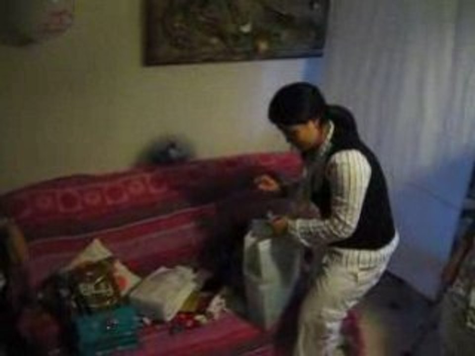 JE N'AI PAS DETACHE LE SAC DE CADEAU