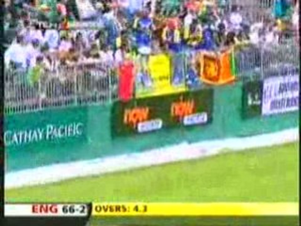 HK Super Sixers : Eng Innings : 5th over.mpg