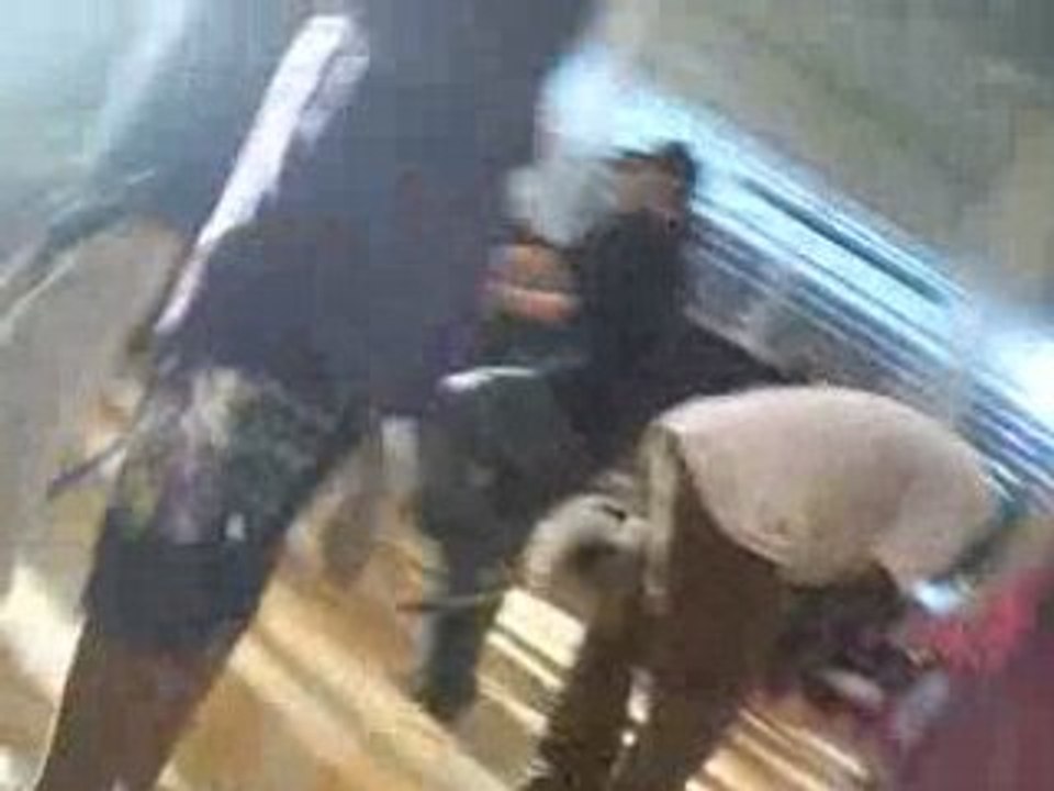 Elias, 11ans en Impro de Hip Hop a l'AOD lyon 2008 !